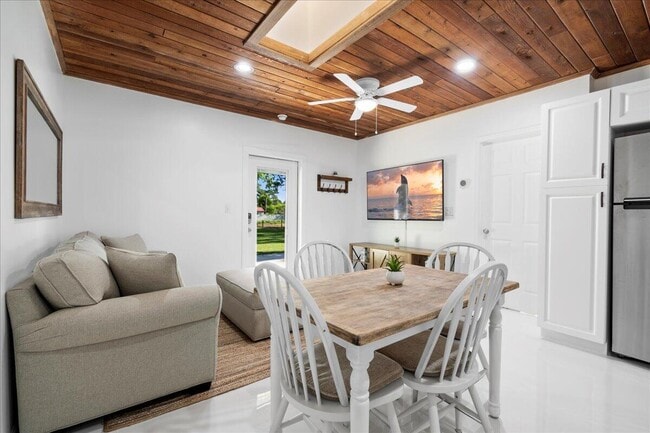 Building Photo - 11647 62nd Ln N