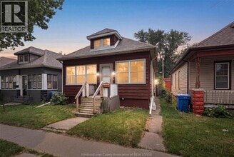 Building Photo - 497 McKay Ave