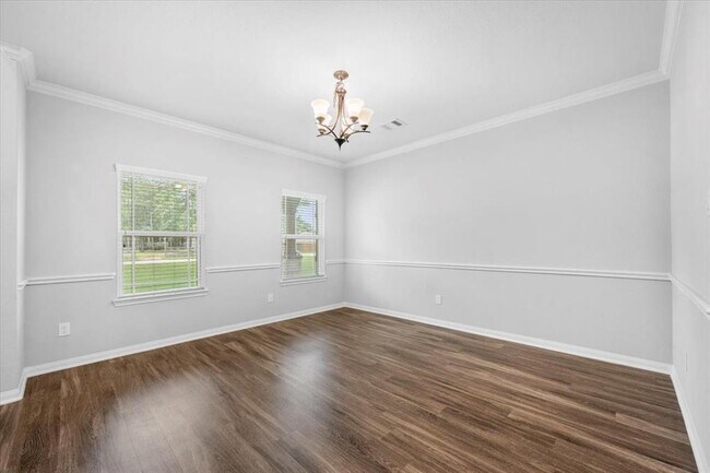 Building Photo - 16085 Deer Pnes Dr