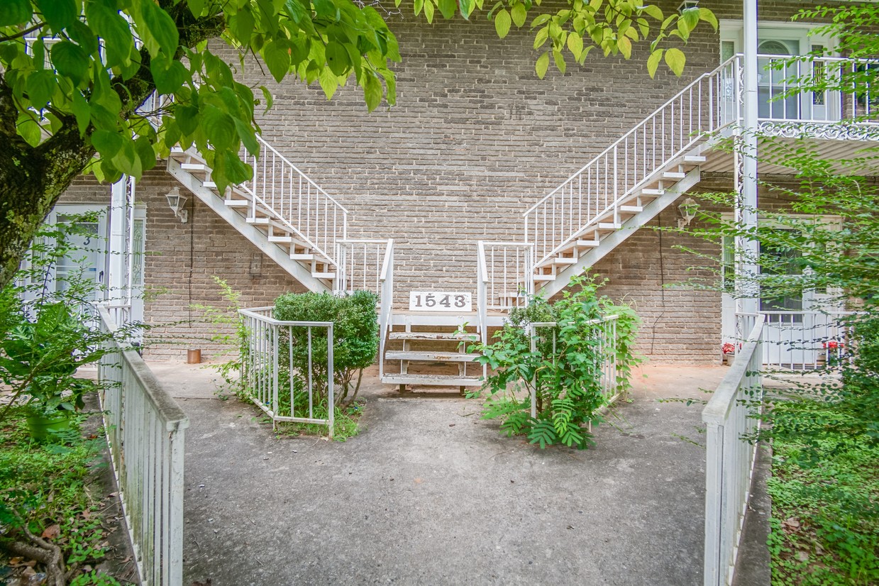 Building Photo - Air Court Apartments