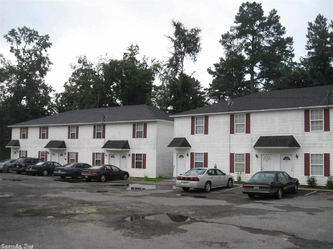 Foto del edificio - Majestic Townhomes