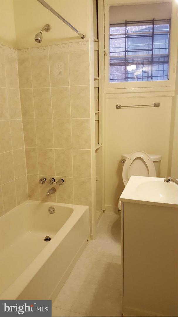 Foto del edificio - 303 E 33rd St