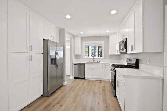 Photo - 16572 Tripp Cir House