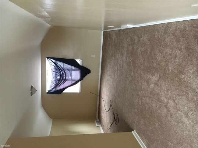 Foto del edificio - 3 br, 1 bath House - 19969 Cushing St