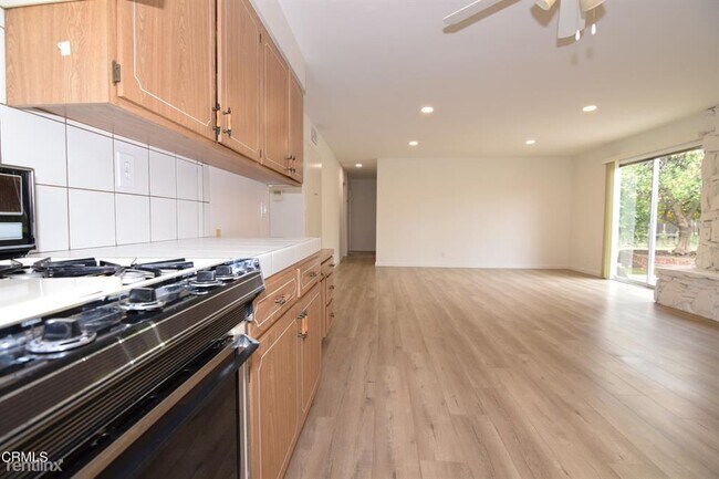 Foto del edificio - 3 br, 1.5 bath House - 6955 Lena Ave
