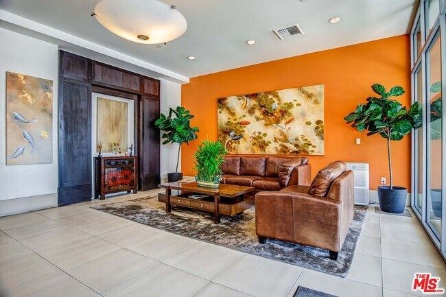 Foto del edificio - 3223 W 6th St