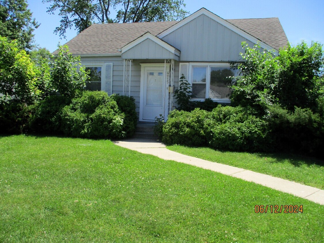 Primary Photo - 4915 91st Pl