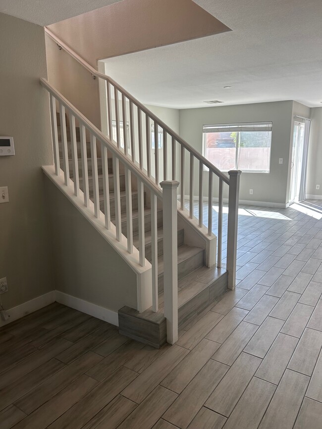 Stairs - 4121 Sandy Breeze Ln
