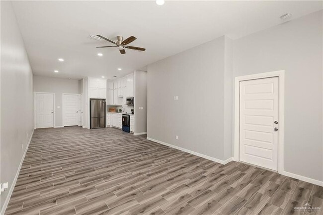 Building Photo - 704 W 25th St