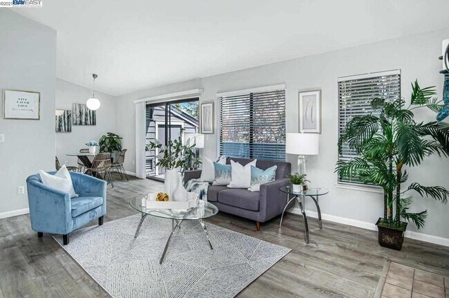 Foto del edificio - 7124 Cross Creek Cir