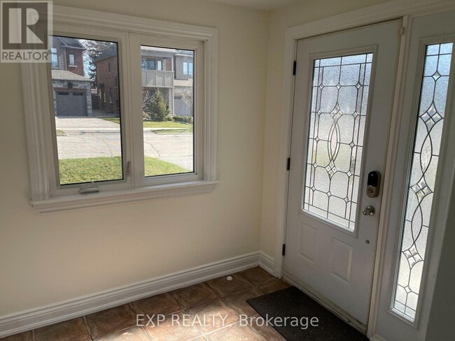 Building Photo - 1084 Haig Blvd