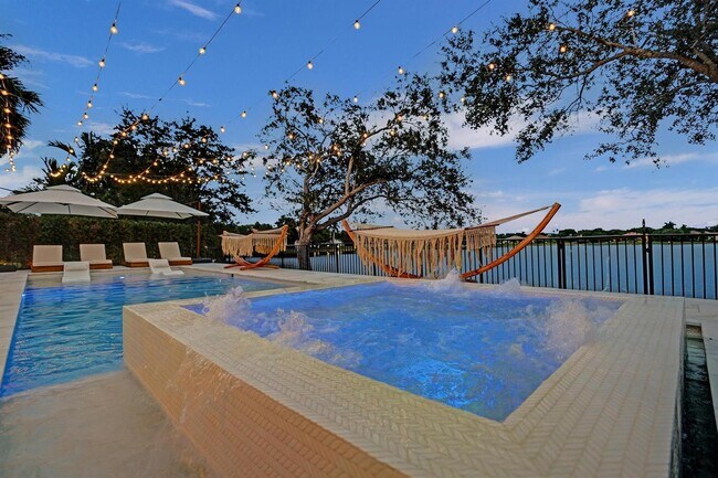 Foto del edificio - 10424 NW 59th Pl