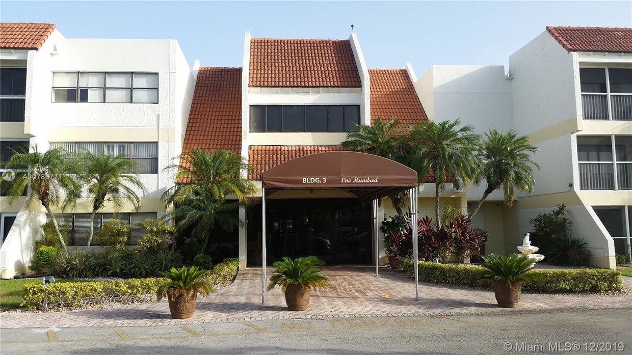 100 Lakeview Dr Unit 203, Weston, FL 33326 Condo for Rent in Weston