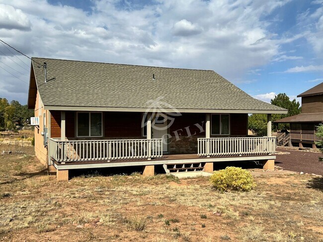 Foto del edificio - 2268 Meadow Ln