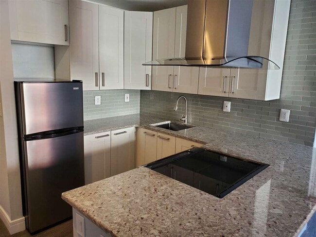 Building Photo - 356 Palisade Ave