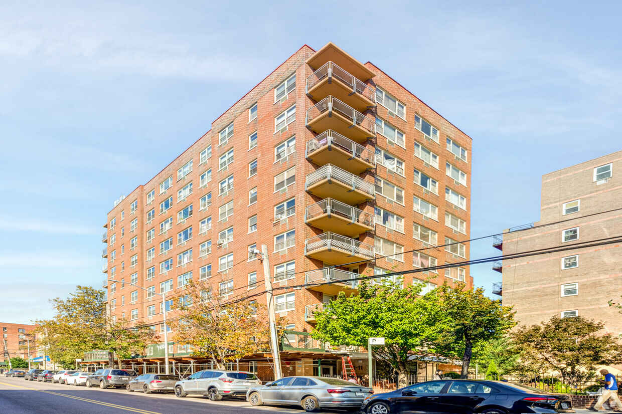 Building Photo - Elmhurst Towers Apartments