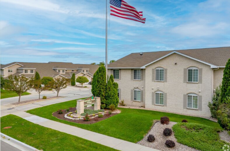 Emerald Park Apartments in Green Bay, WI