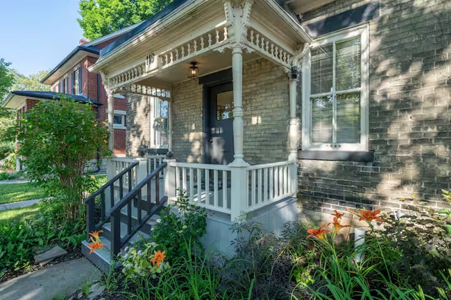 Building Photo - Spacious 3-Bedroom, 2-Bathroom Home for Rent in Sarnia