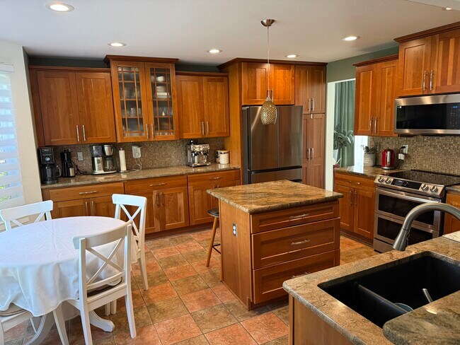 Foto del edificio - 15869 W 65th Pl