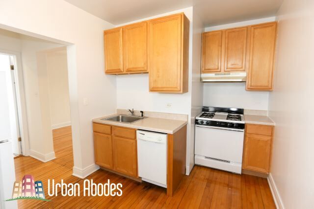 Foto del edificio - 4411 N Kenneth Ave