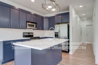 Building Photo - 760 Wedgewood Park