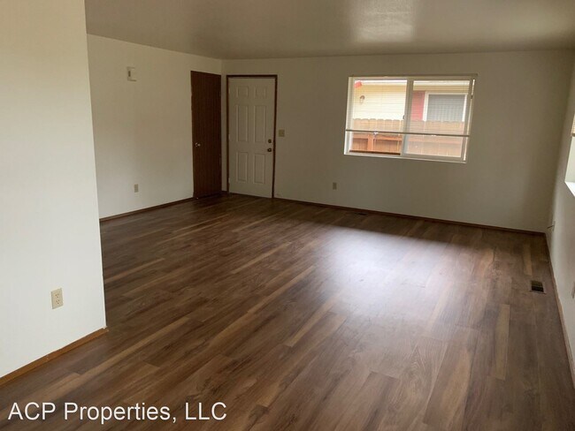 Building Photo - 3 br, 2 bath House - 2731 Madrona St.