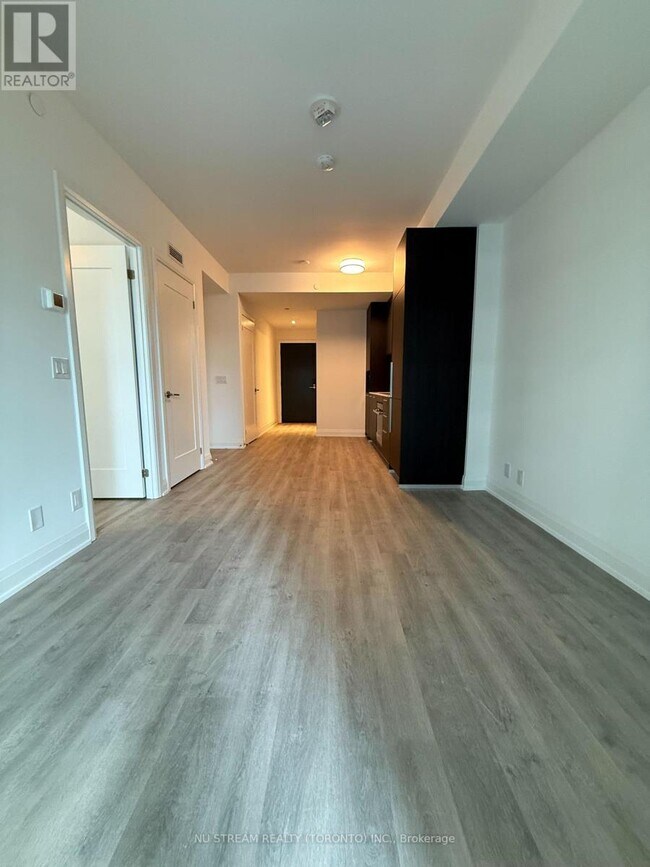 Photo du bâtiment - 65 Broadway Ave