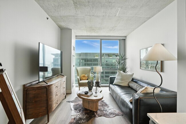 Foto del edificio - 312 N May St