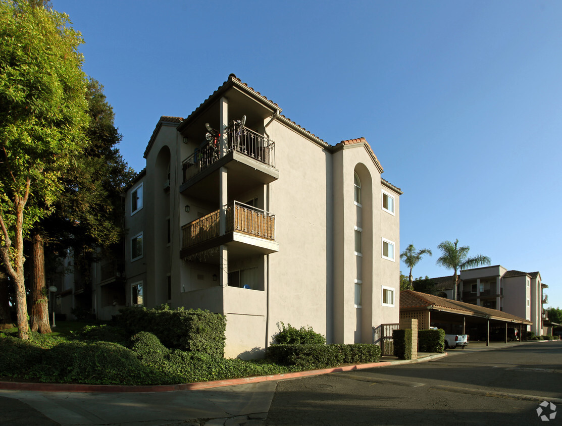 Foto principal - Baker Place Apartments