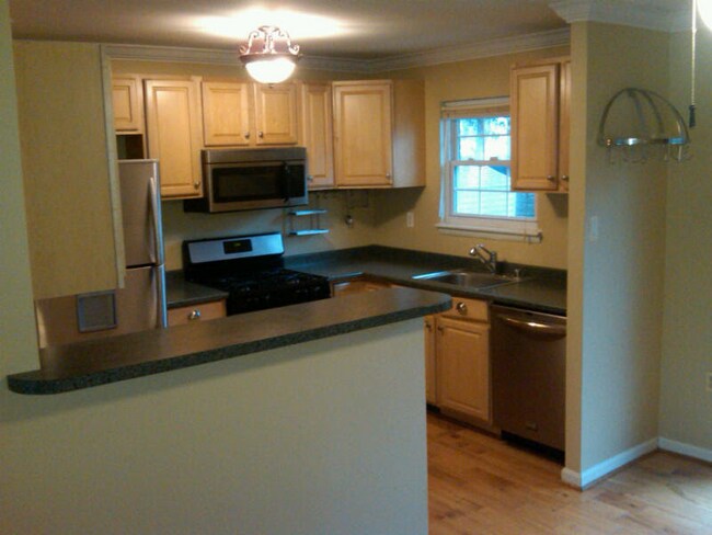 Building Photo - 30 King Charles Cir