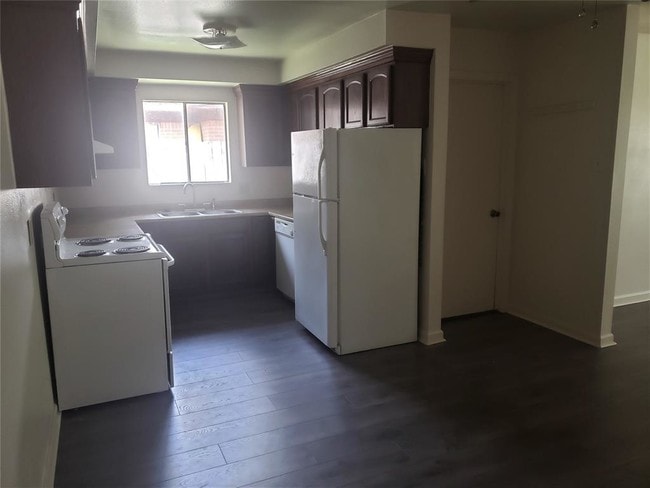 Building Photo - 1741 El Mar Ln