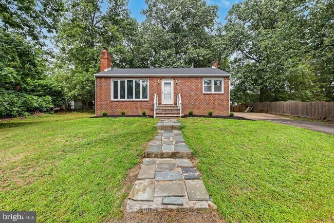 Building Photo - 2709 Creek Rd