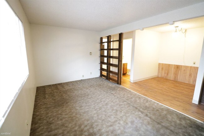 Foto del edificio - 2 br, 1.5 bath Apartment - 1315 D St