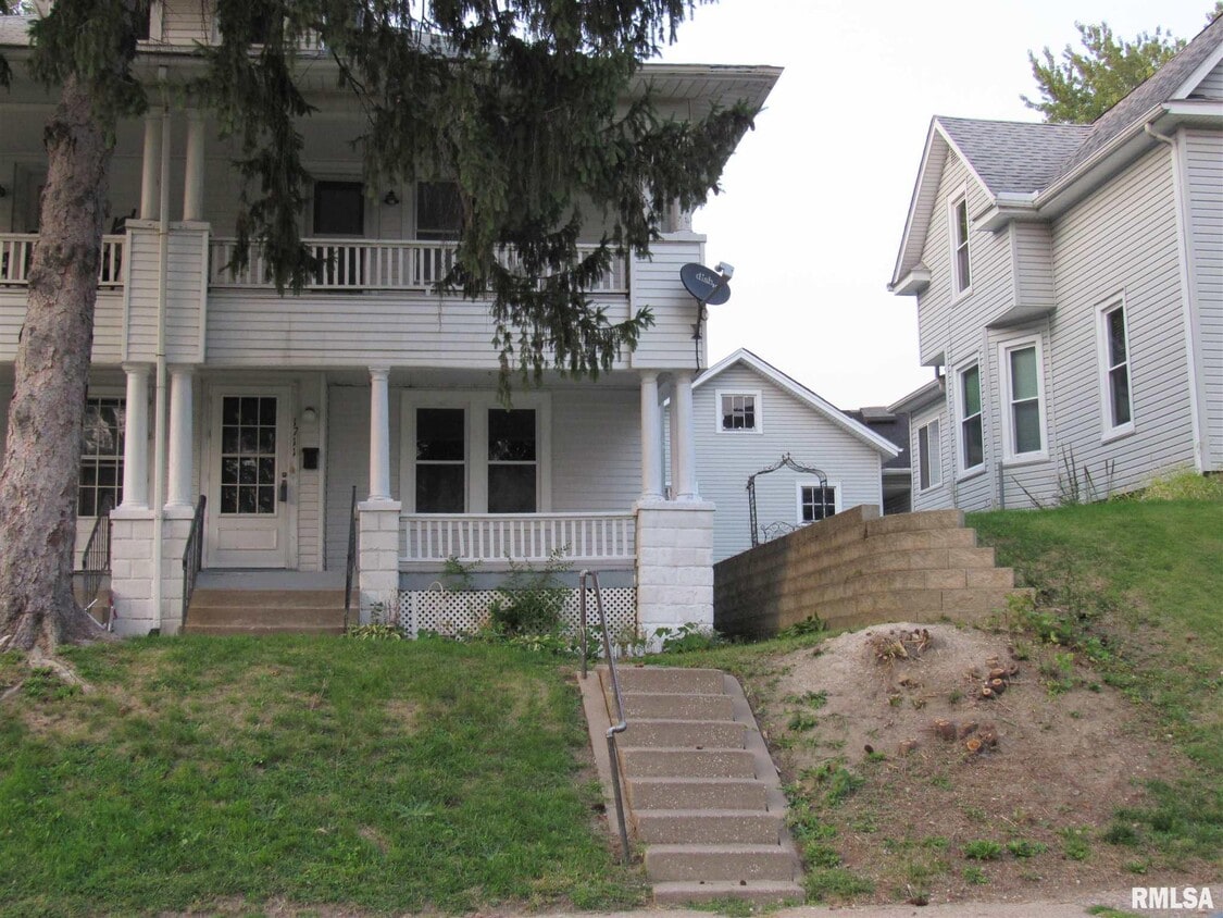 Primary Photo - 1711 17th Ave