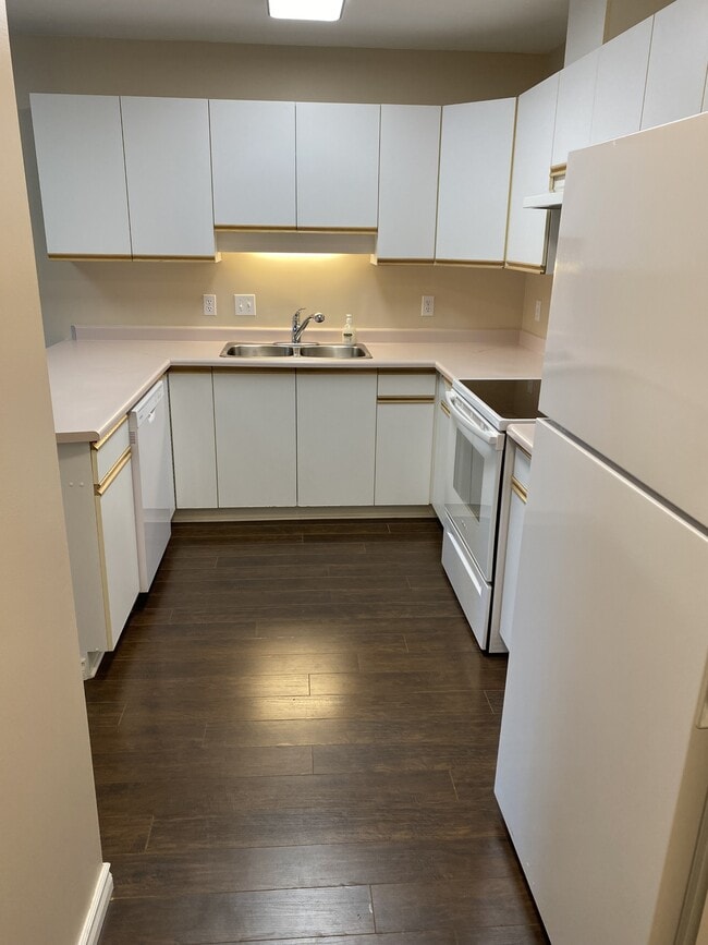 Building Photo - 45222-45222 Watson Rd