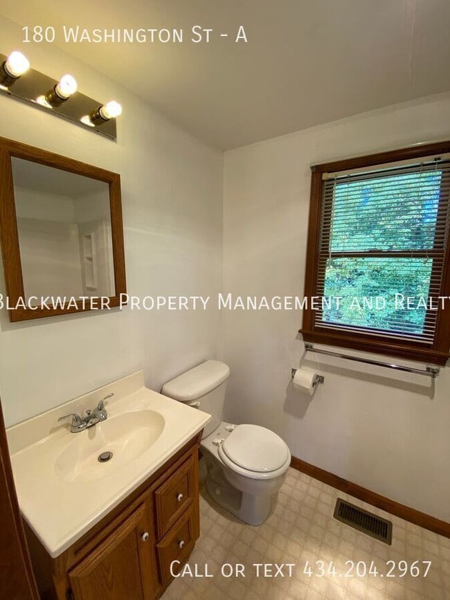 Building Photo - 180 Washington St