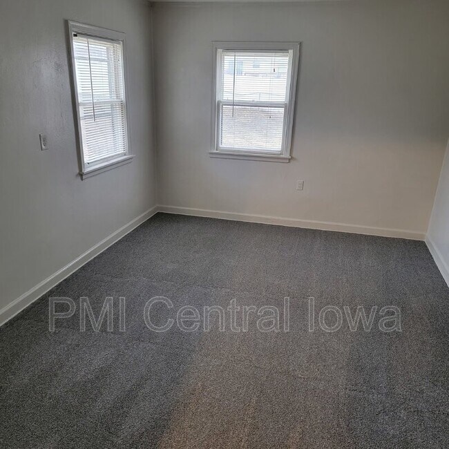 Foto del edificio - 1211 Lewis Ave