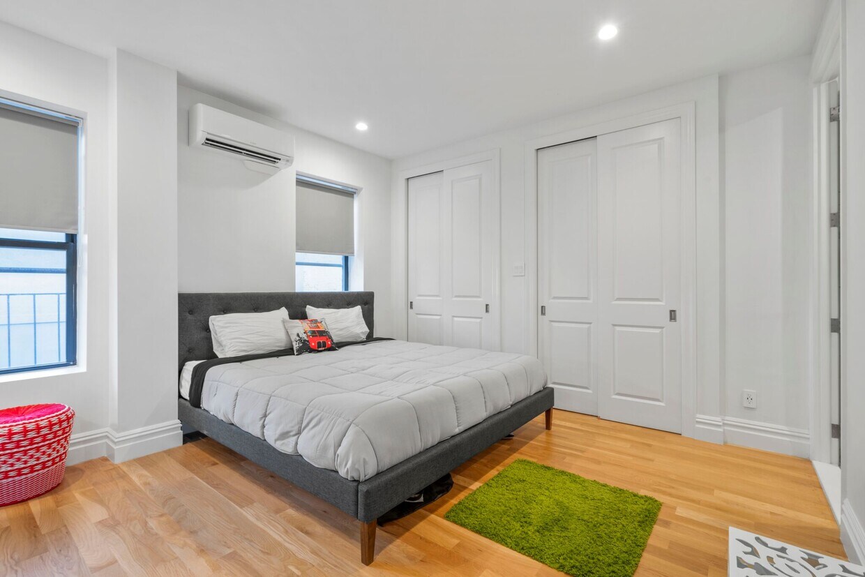 Primary Photo - 50 Macdonough St