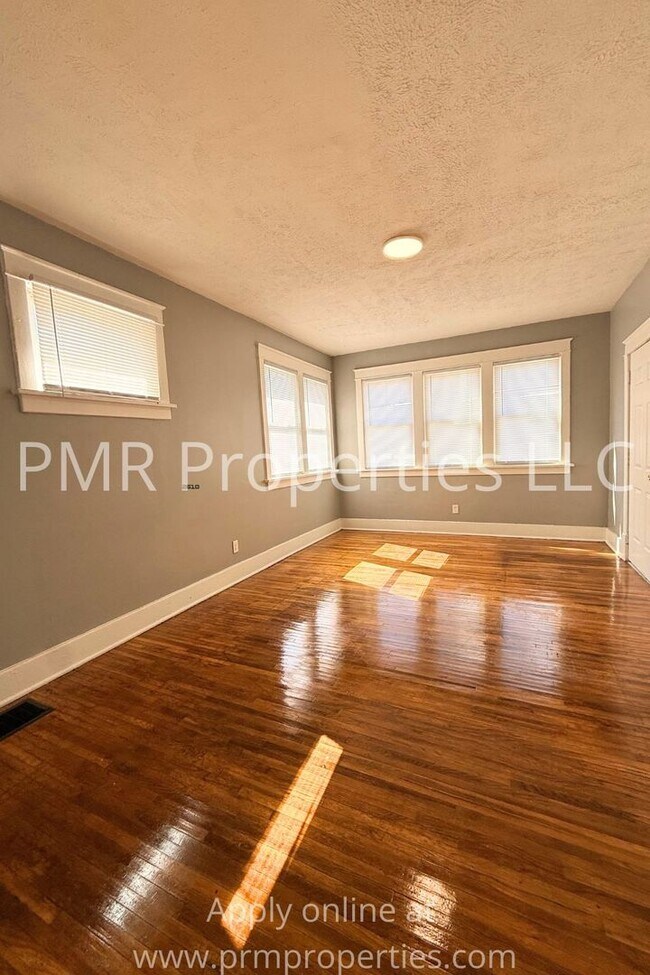 Foto del edificio - 4 Bedrooms / 1.5 Bathrooms House