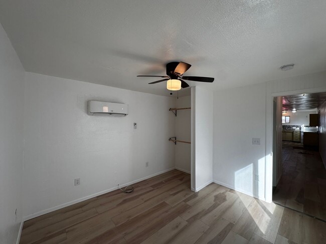 Building Photo - 1 Bedroom 1 Bathroom Mobile Home