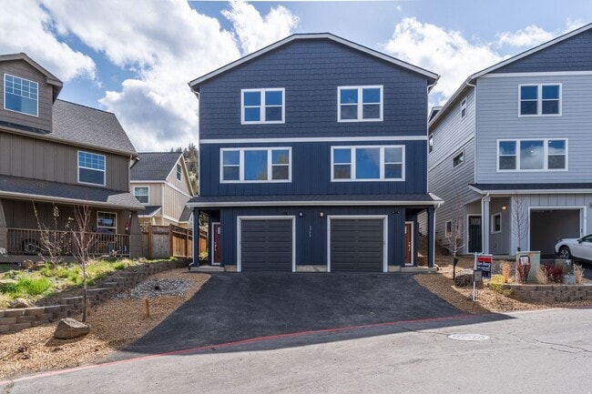Building Photo - 1773 NE Lotus Dr