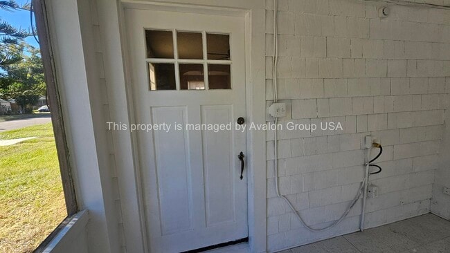 Foto del edificio - 8052 Hawthorne St