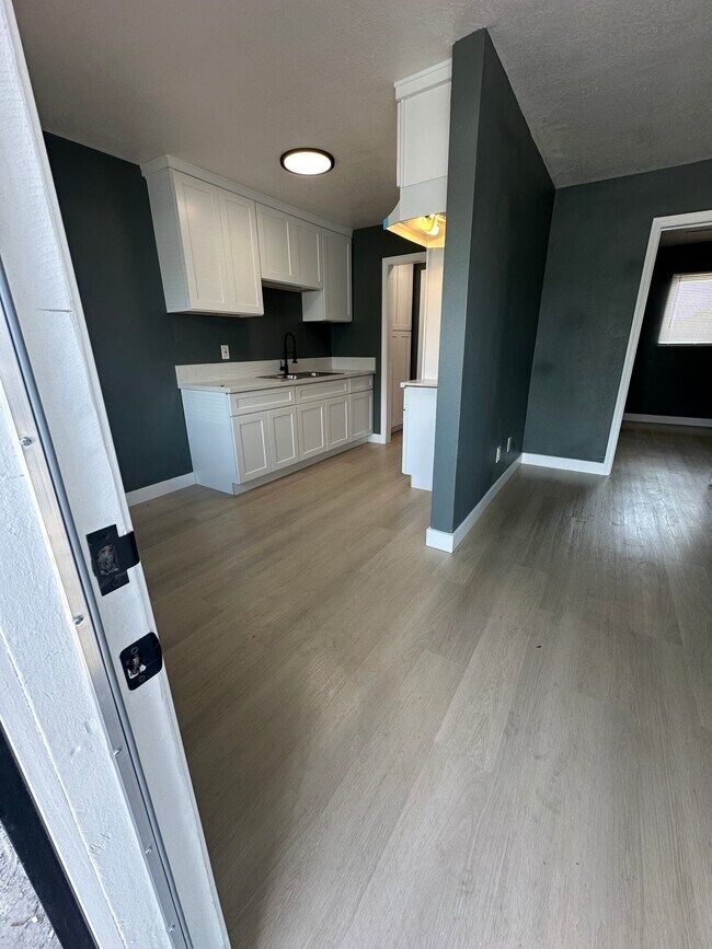 Photo - SKKR 7957 Sunnyside Apartment