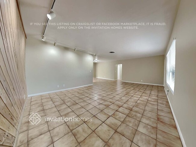 Building Photo - 7700 W Lake Dr