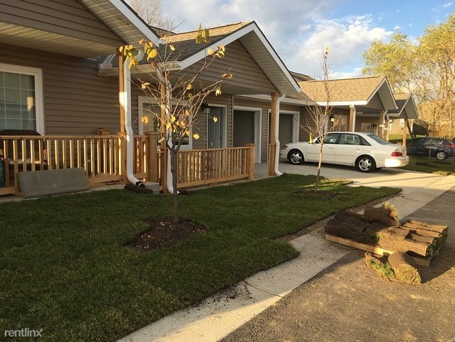 Building Photo - 2095 Willow Bend Cir