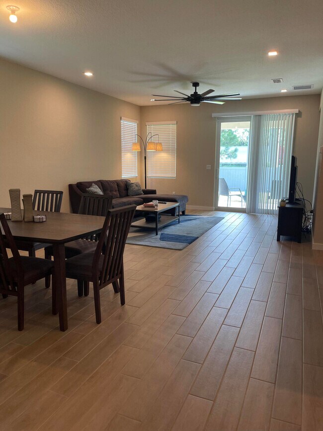 Foto del edificio - 5724 SE Pinehurst Trail  Hobe Sound Fl 33455