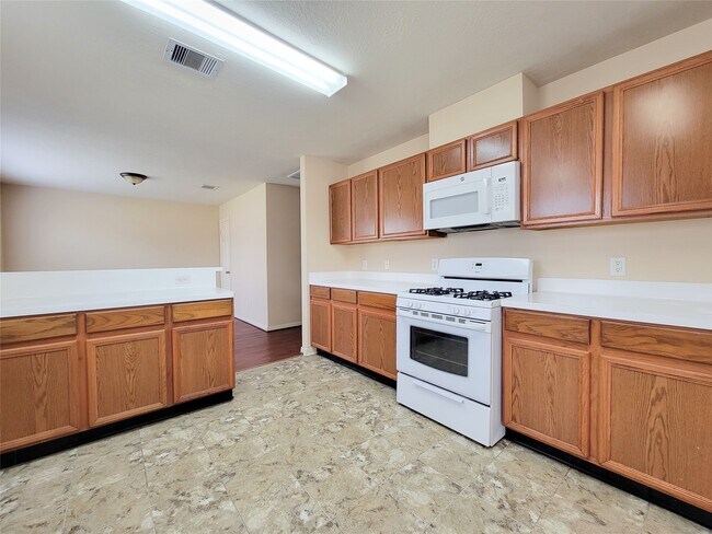 Building Photo - 19718 Byron Meadows Dr