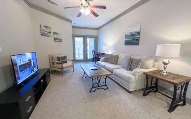 Building Photo - 700 Venue Wy