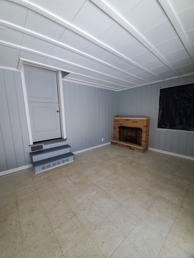 Building Photo - 548 Buckingham Ave