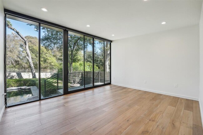 Foto del edificio - 3927 Balcones Dr